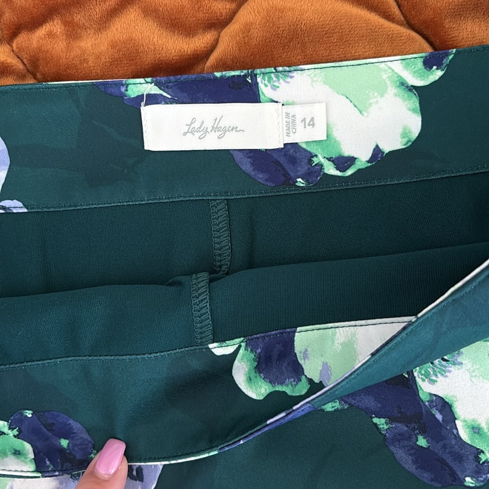Golf Skort - Picture 3 of 5